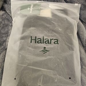 Halara DayStretch High Waisted Zipper Pockets Solid Skinny Cargo Pants